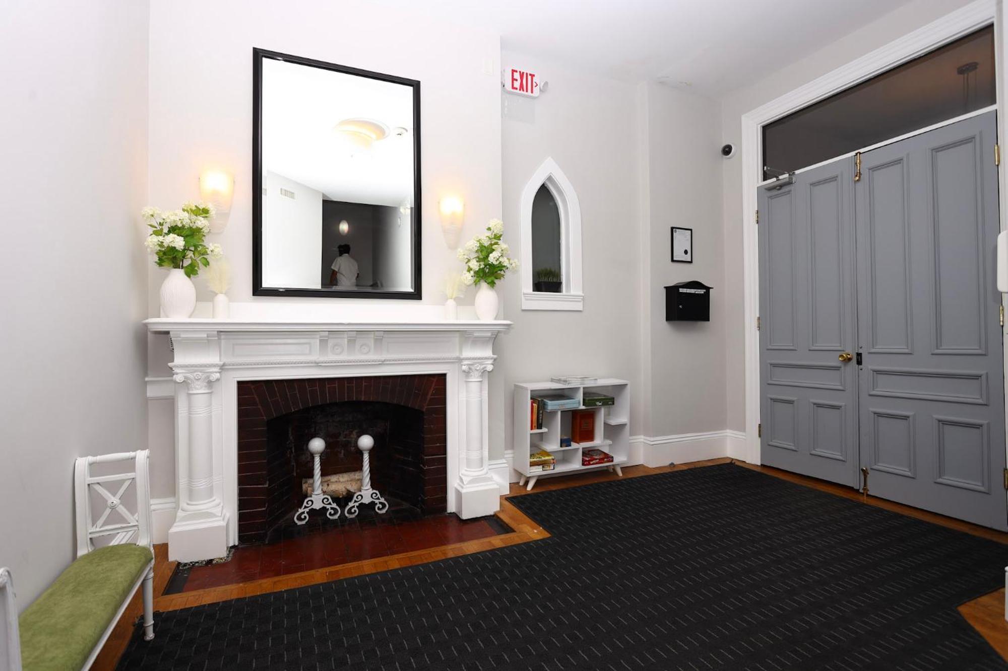 Stylish Studio On Newbury St #3 Бостон Екстер'єр фото