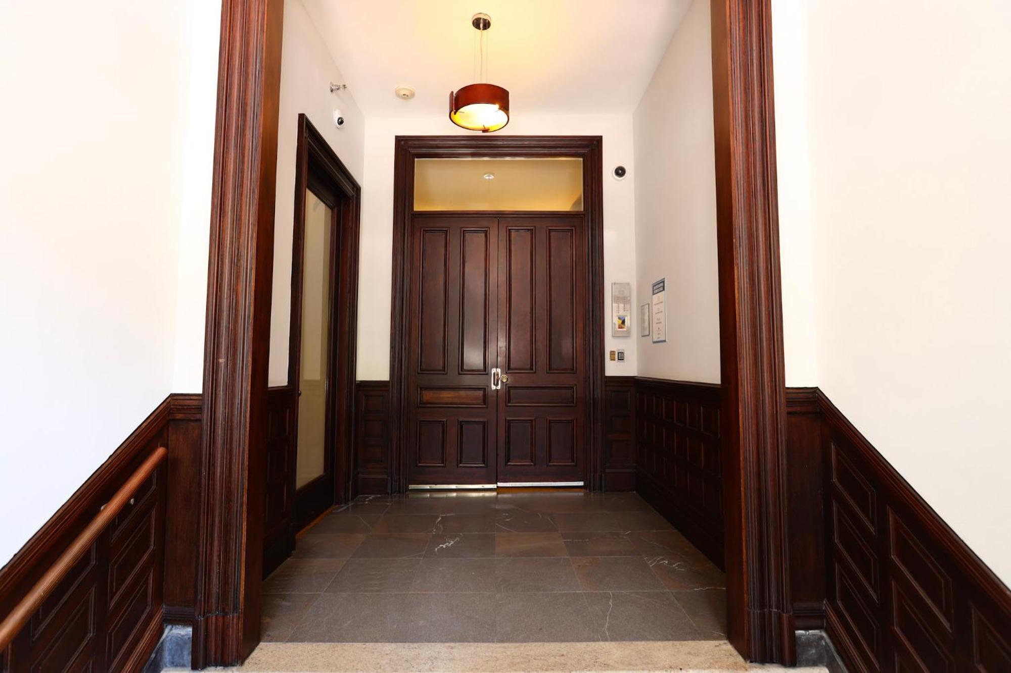 Stylish Studio On Newbury St #3 Бостон Екстер'єр фото